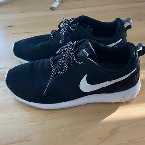 Nike black and white sneakers